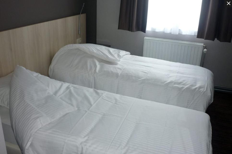 Hotel Les 100 Ciels Saint-Hubert Oda fotoğraf