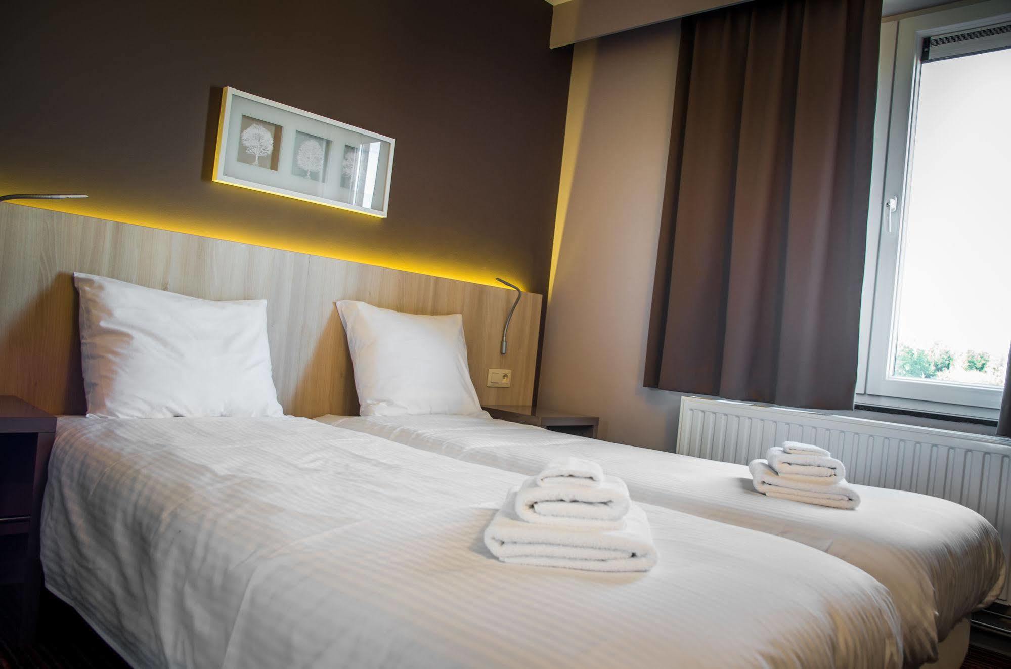 Hotel Les 100 Ciels Saint-Hubert Dış mekan fotoğraf